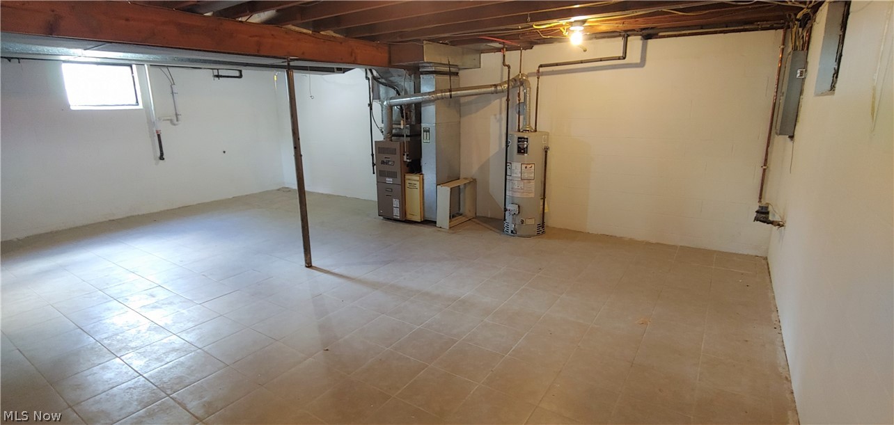 3448 Austinburg Road Ashtabula, OH 44004 - Photo 23 of 25 HUGE utility room w/tile floor