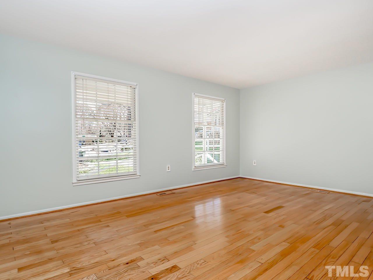 809 Buckle Court Raleigh, NC 27609 - Photo 5 of 30 Gallery Image 5