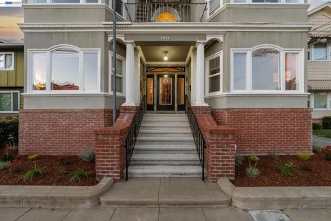 $1,899,000 | 2021 Clinton Avenue, Alameda, CA 94501