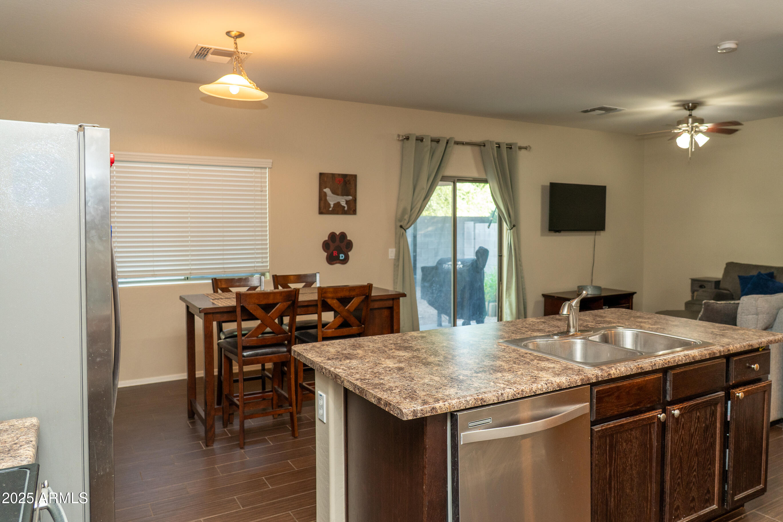 10225 West Camelback Road, Unit 45 Phoenix, AZ 85037 - Photo 5 of 29 Kitchen