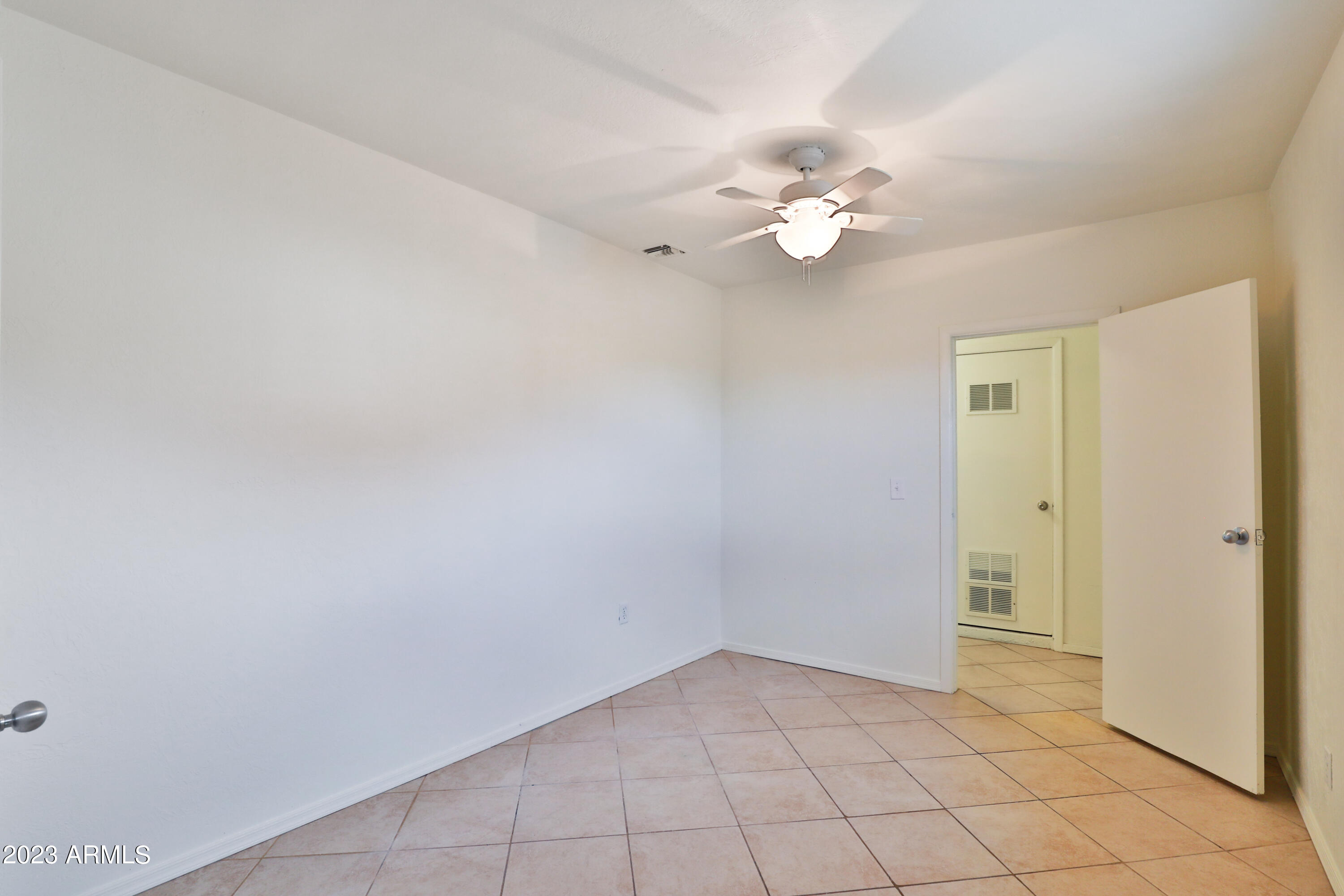 1736 West Utopia Road Phoenix, AZ 85027 - Photo 12 of 25 12-IMG_0085