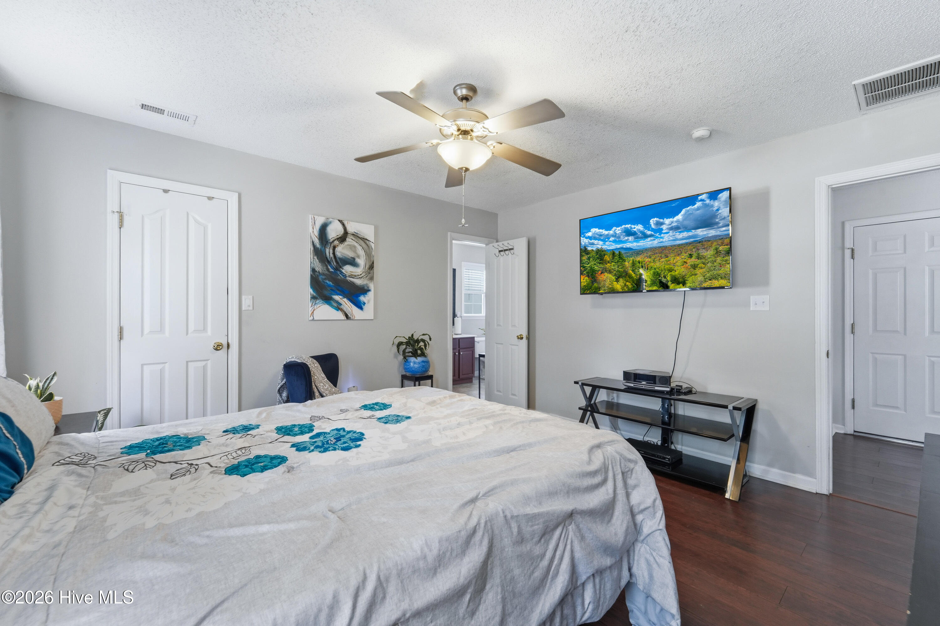 437 Spring Drive Jacksonville, NC 28540 - Photo 4 of 51 DSC08332