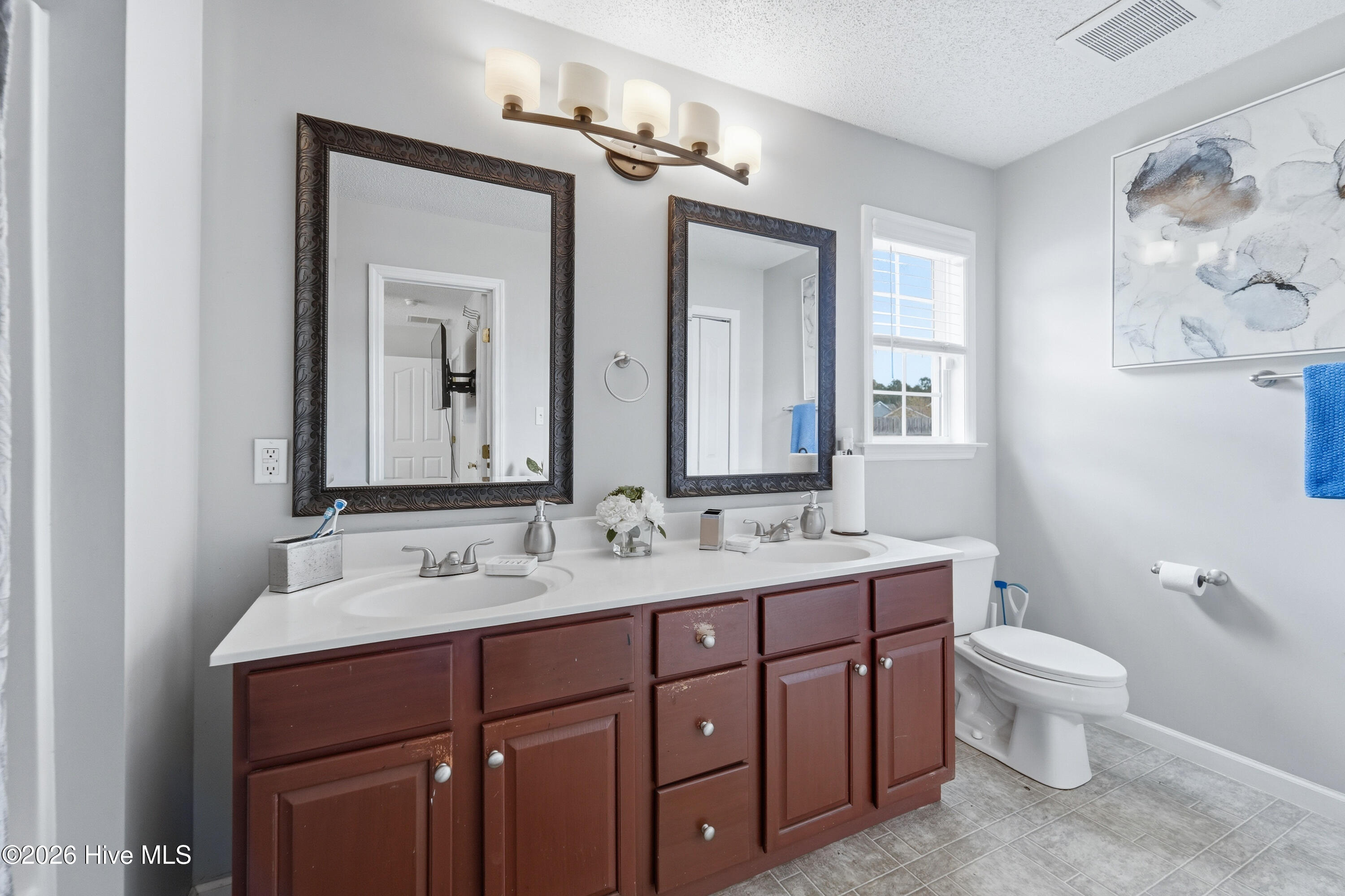 437 Spring Drive Jacksonville, NC 28540 - Photo 5 of 51 DSC08352