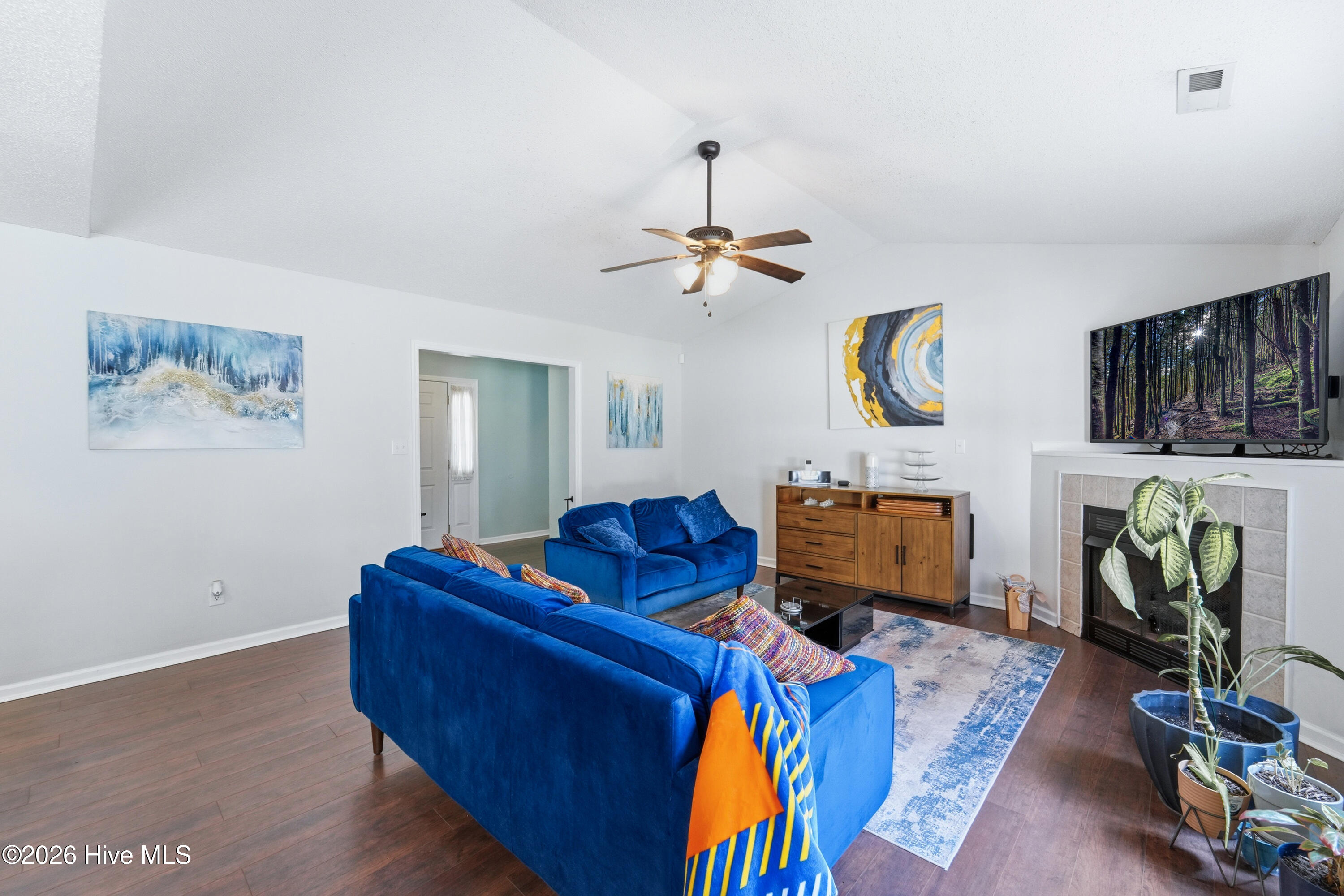 437 Spring Drive Jacksonville, NC 28540 - Photo 8 of 51 DSC08210