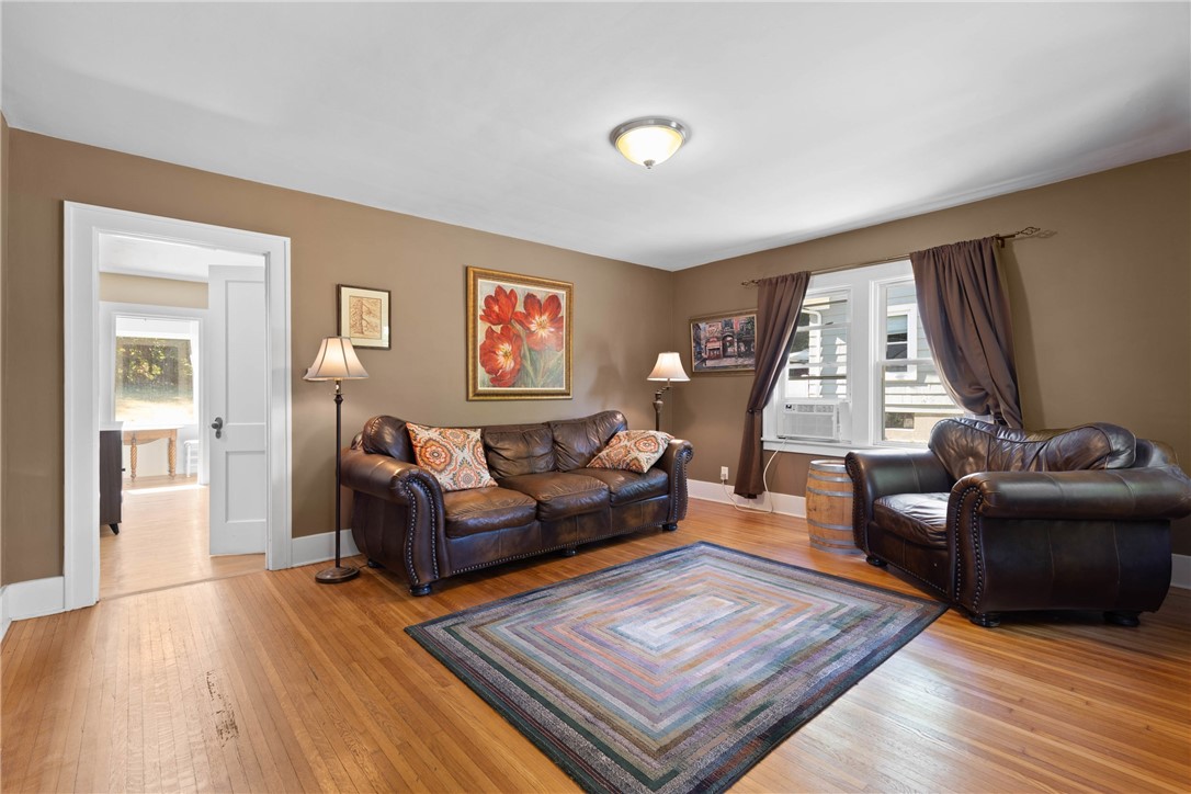 108 Kreag Road Perinton, NY 14450 - Photo 5 of 38