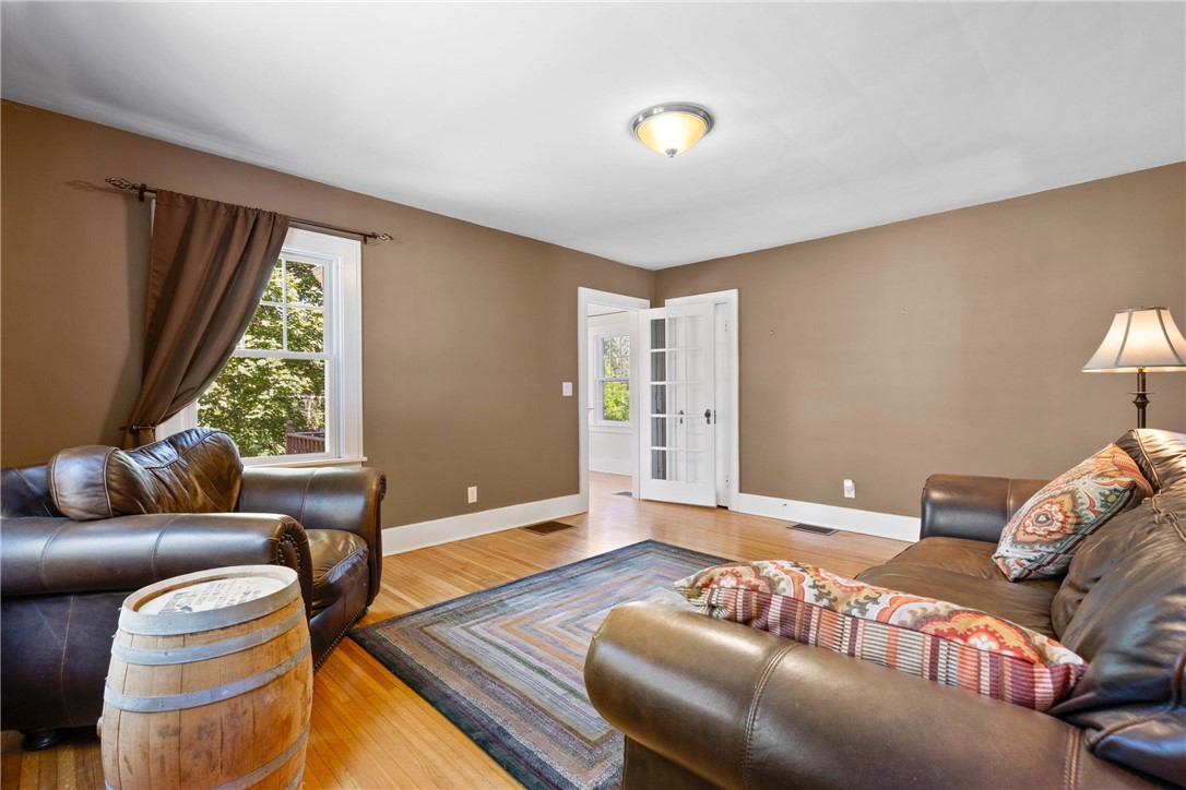 108 Kreag Road Perinton, NY 14450 - Photo 6 of 38