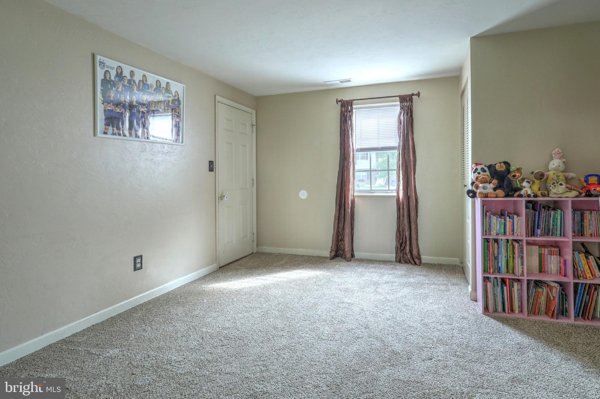 2245 Heather Road York, PA 17408 - Photo 12 of 27 Gallery Image 12