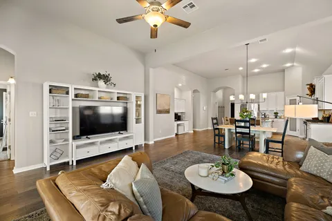 $448,000 | 112 Fattoria Cove, Liberty Hill, TX 78642