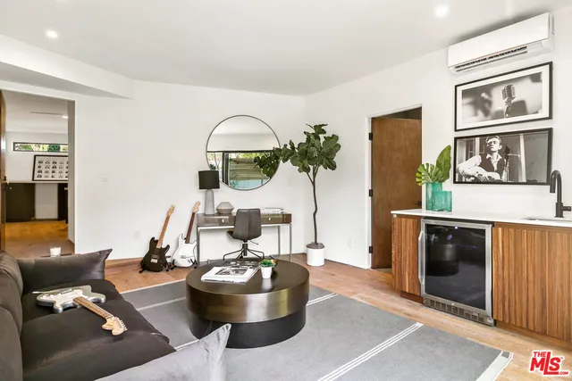 $3,995,000 | 11428 Dona Lola Drive, Studio City, CA 91604