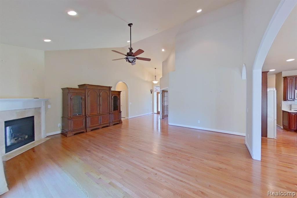 2877 Fenton Road Hartland, MI 48353 - Photo 13 of 56