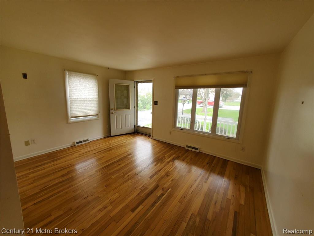3358 North Genesee Road Flint, MI 48506 - Photo 4 of 31