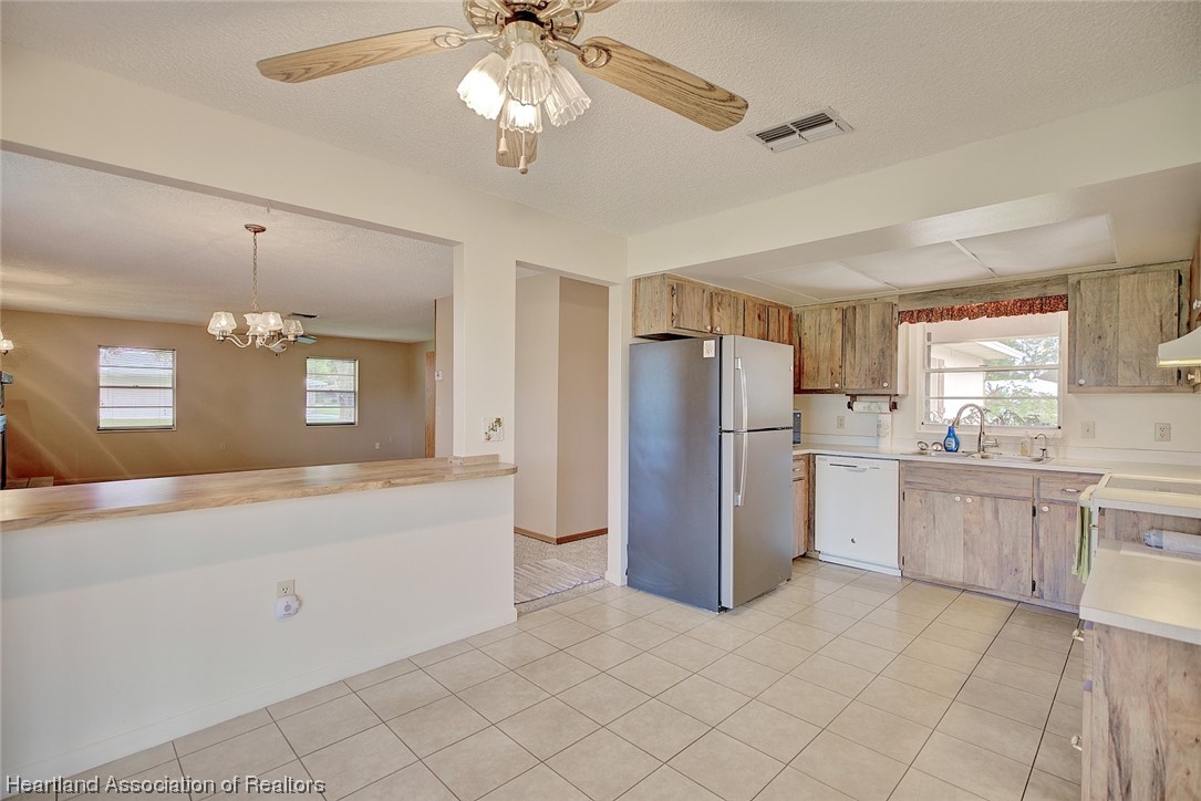 120 Tortoise Road Sebring, FL 33876 - Photo 12 of 37 Gallery Image 12