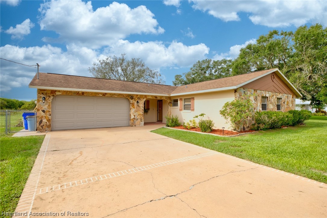 120 Tortoise Road Sebring, FL 33876 - Photo 2 of 37 Gallery Image 2