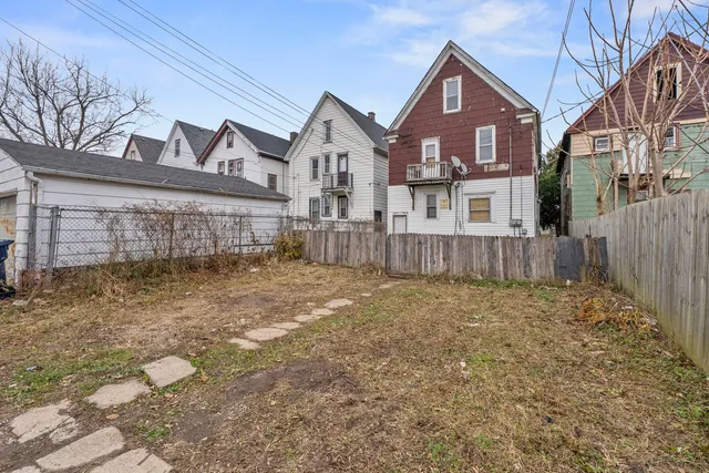 $95,000 | 2833 North 18th Street, Unit 2835, Milwaukee, WI 53206