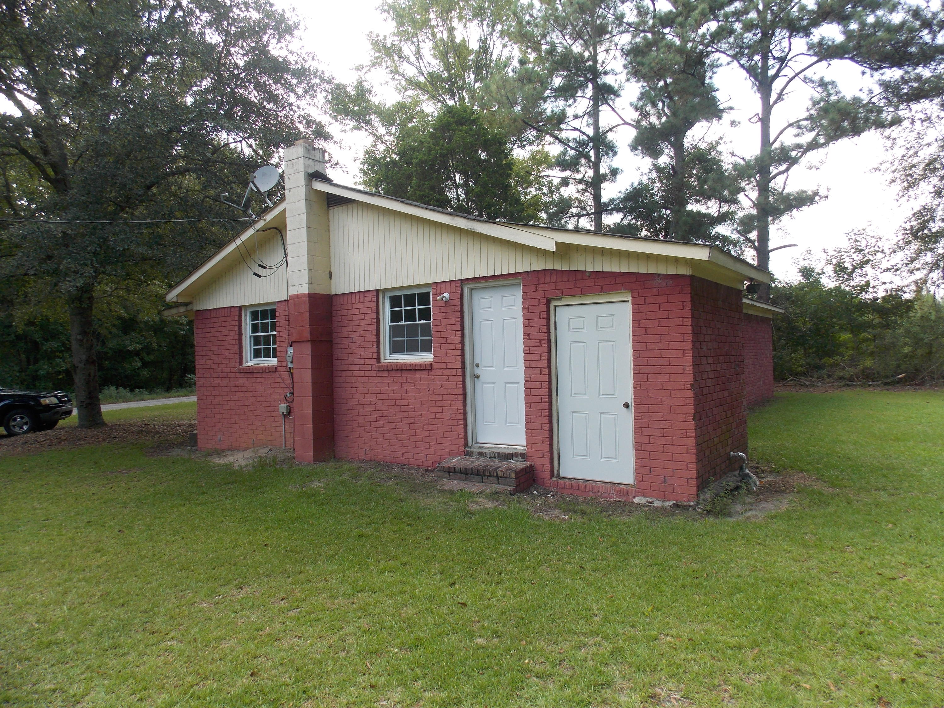 364 Willis Road St. George, SC 29477 - Photo 2 of 12 364-2 side