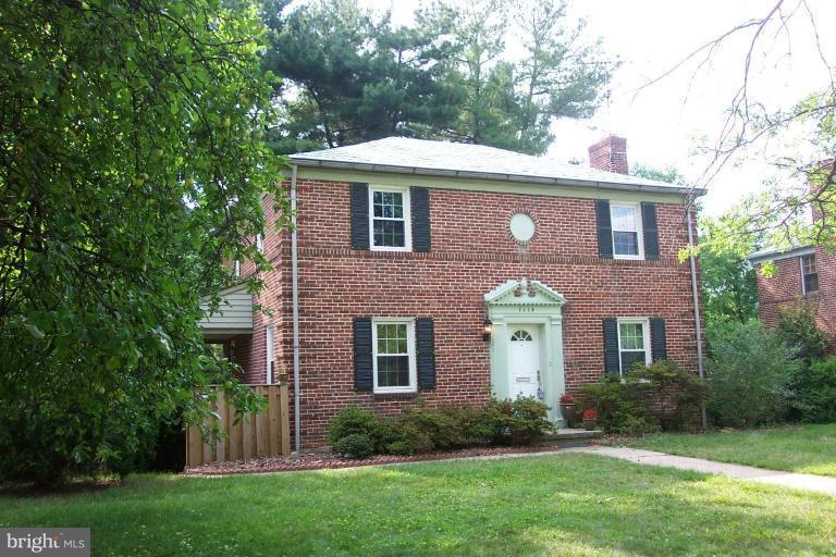 7114 York Road Baltimore, MD 21212 - Photo 1 of 15 a front view of a house with garden