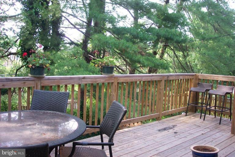 7114 York Road Baltimore, MD 21212 - Photo 4 of 15 a view of a chairs and table on the deck