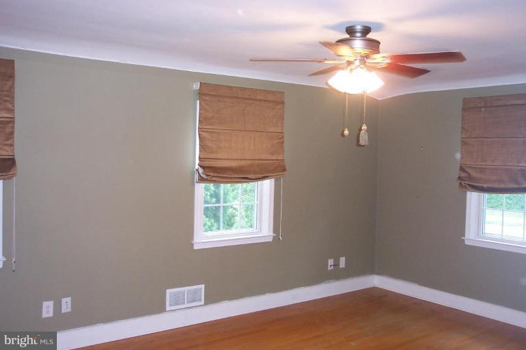 7114 York Road Baltimore, MD 21212 - Photo 8 of 15 a view of an empty room with a window