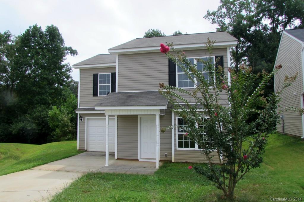 229 Ravenridge Court Charlotte, NC 28216 - Photo 2 of 14