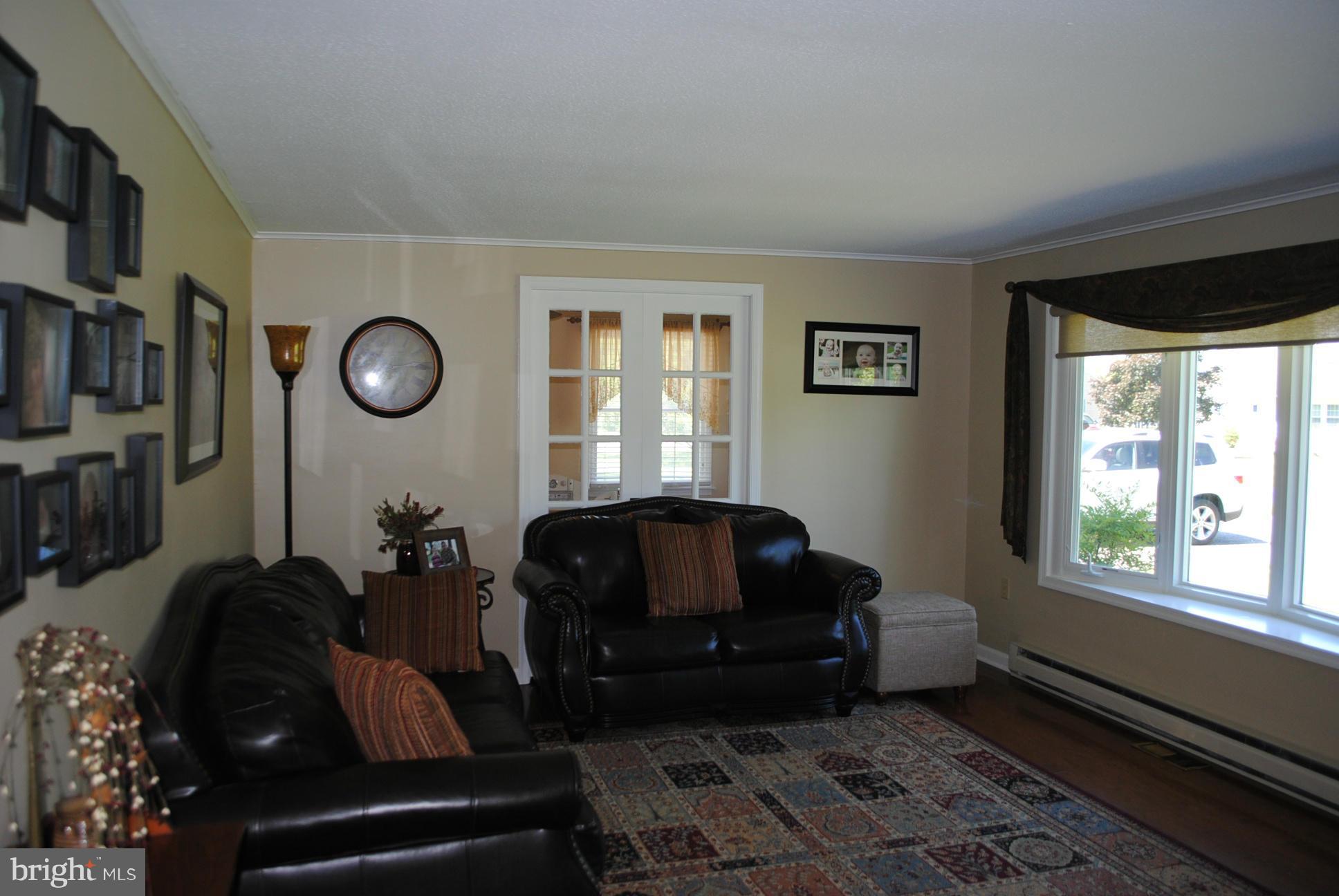5151 Paw Paw Road Cambridge, MD 21613 - Photo 6 of 24 Living Room