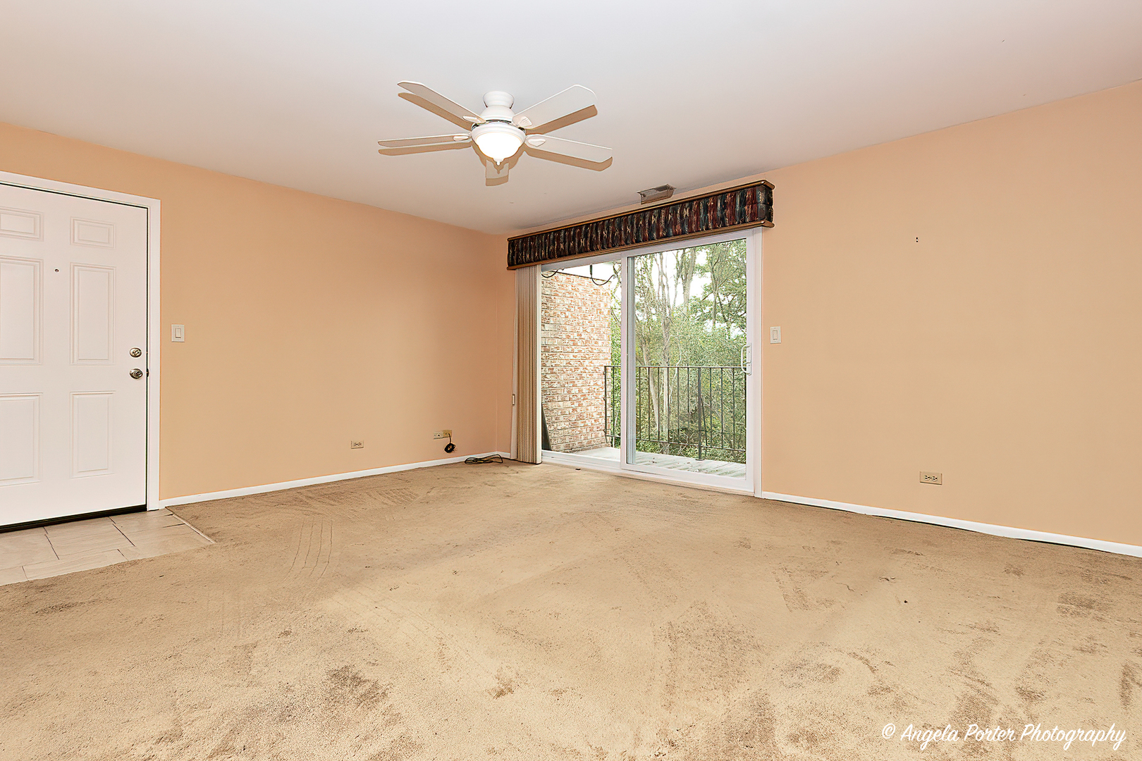 973 Golf Course Road, Unit 7 Crystal Lake, IL 60014 - Photo 3 of 26 Gallery Image 3
