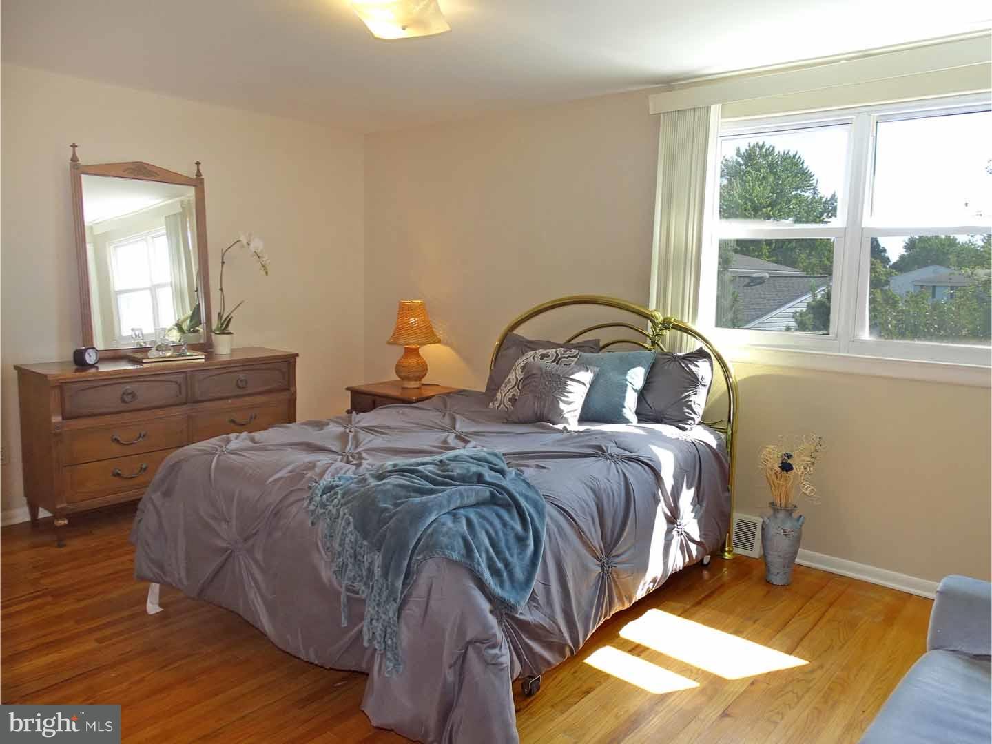 1549 Hampton Road Bensalem, PA 19020 - Photo 13 of 23