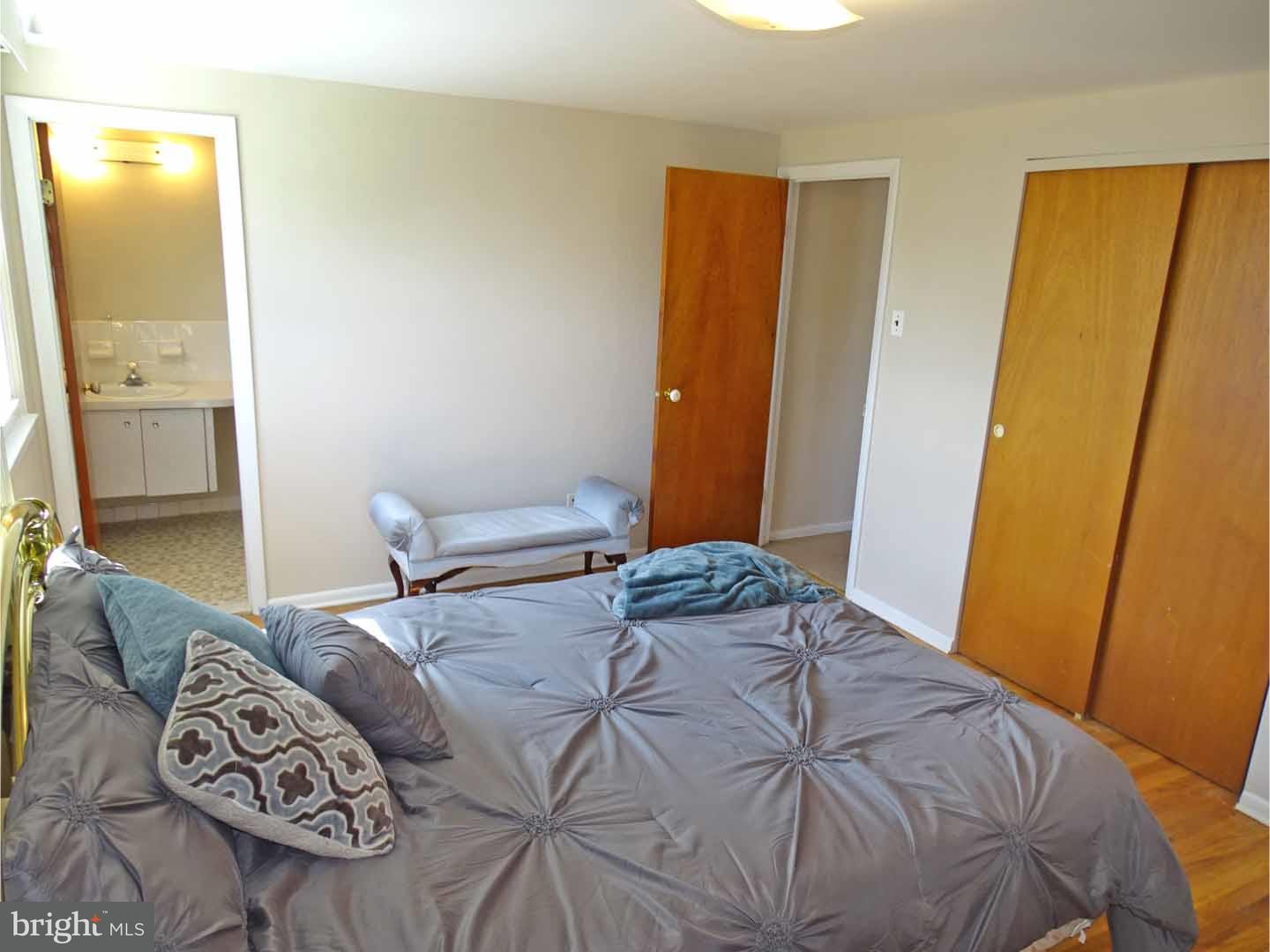 1549 Hampton Road Bensalem, PA 19020 - Photo 15 of 23