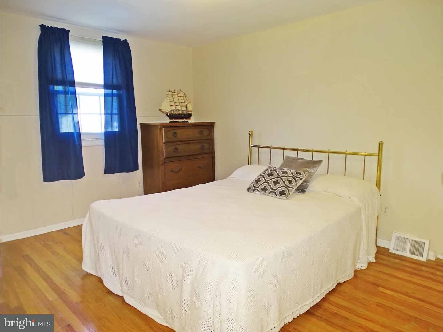 1549 Hampton Road Bensalem, PA 19020 - Photo 17 of 23
