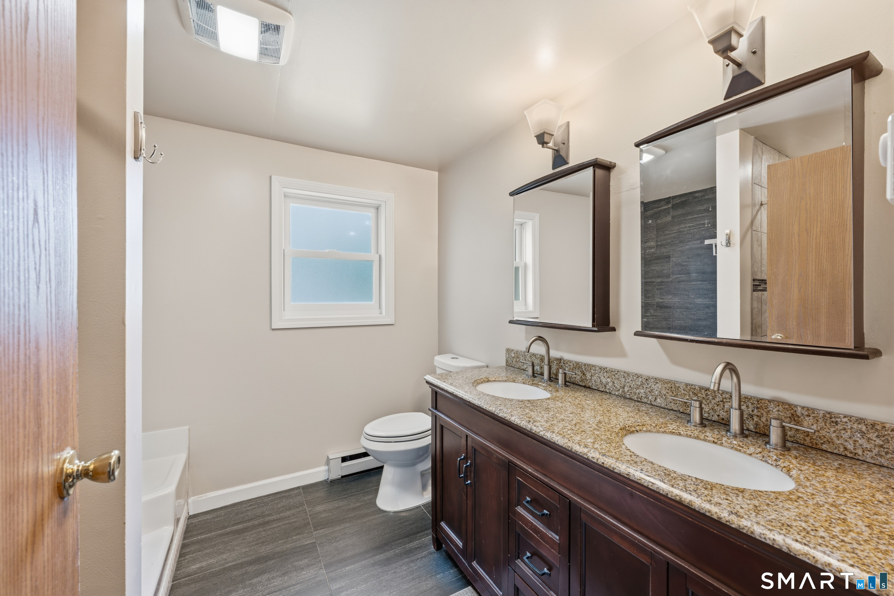 3 Charles Street Enfield, CT 06082 - Photo 15 of 38