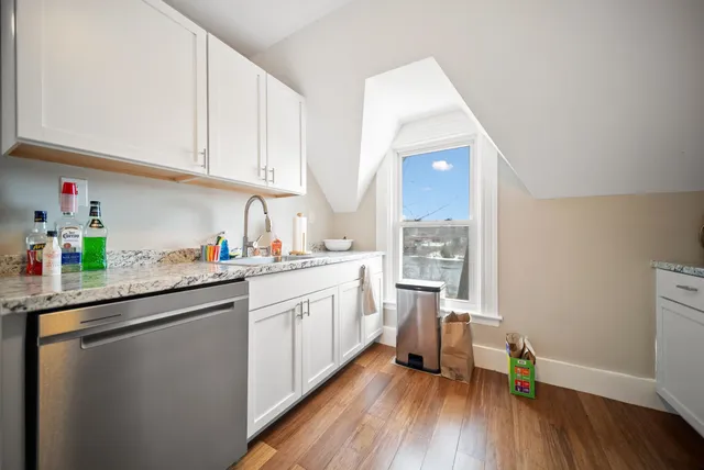 $2,100 | 449 West River Road, Unit 2, Hooksett, NH 03106