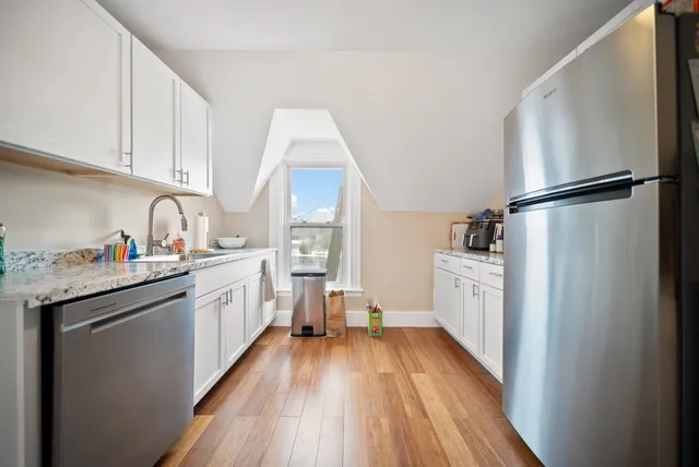 $2,100 | 449 West River Road, Unit 2, Hooksett, NH 03106