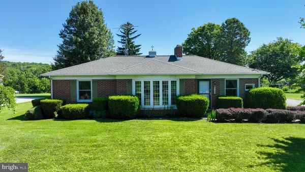 $344,900 | 2127 Jefferson Road, Spring Grove, PA 17362