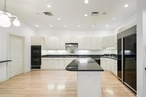 $2,299,000 | 600 Port Of New Orleans Place, Unit 9CD, New Orleans, LA 70130