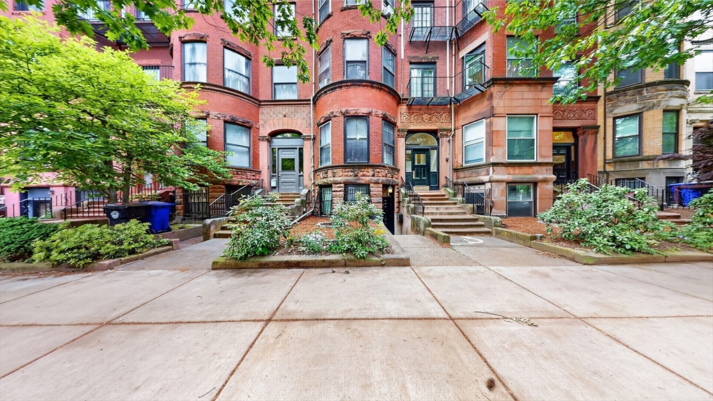1069 Beacon Street, Unit 2 Brookline, MA 02446 - Photo 3 of 10