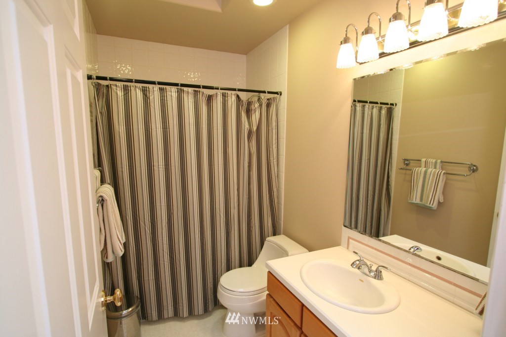 4345 Cooper Point Road Northwest Olympia, WA 98502 - Photo 17 of 25 Gallery Image 17