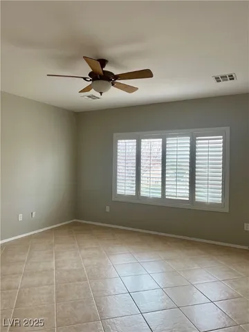 $2,500 | 2460 Calvert City Drive, Henderson, NV 89052