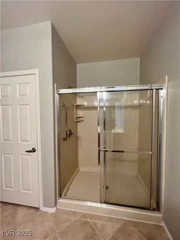 $2,500 | 2460 Calvert City Drive, Henderson, NV 89052