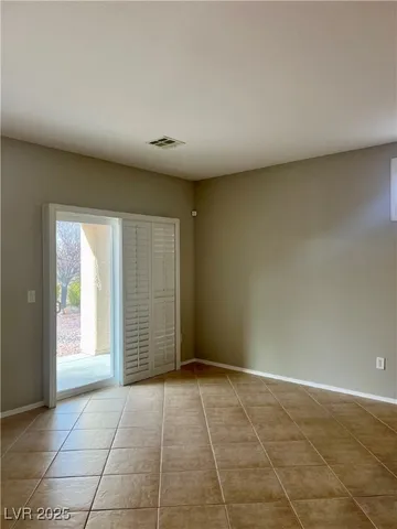 $2,500 | 2460 Calvert City Drive, Henderson, NV 89052