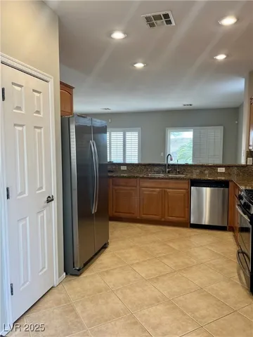 $2,500 | 2460 Calvert City Drive, Henderson, NV 89052