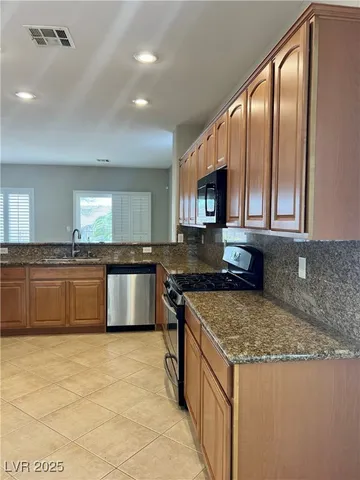 $2,500 | 2460 Calvert City Drive, Henderson, NV 89052