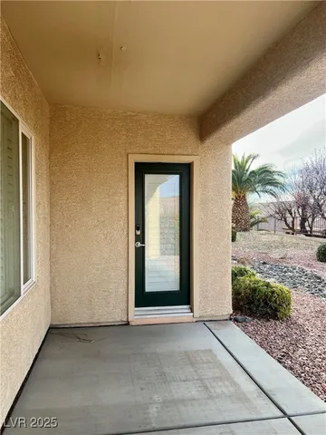 $2,500 | 2460 Calvert City Drive, Henderson, NV 89052