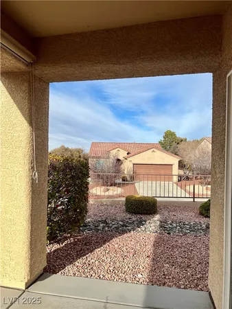 $2,500 | 2460 Calvert City Drive, Henderson, NV 89052