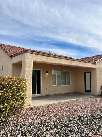 $2,500 | 2460 Calvert City Drive, Henderson, NV 89052