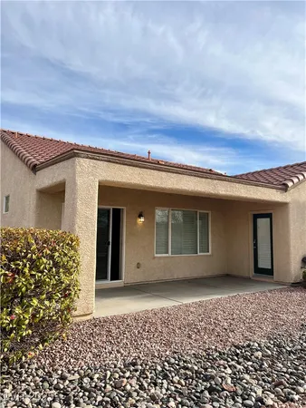 $2,500 | 2460 Calvert City Drive, Henderson, NV 89052