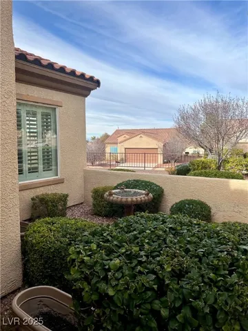 $2,500 | 2460 Calvert City Drive, Henderson, NV 89052