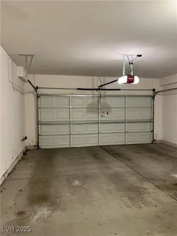 $2,500 | 2460 Calvert City Drive, Henderson, NV 89052