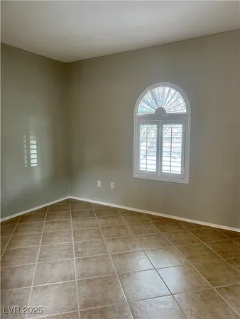 $2,500 | 2460 Calvert City Drive, Henderson, NV 89052