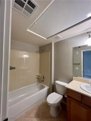 $2,500 | 2460 Calvert City Drive, Henderson, NV 89052