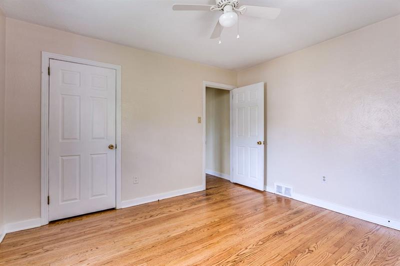 125 Hillendale Road Pittsburgh, PA 15237 - Photo 16 of 21 Third Bedroom