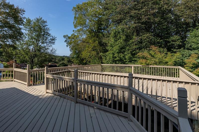 125 Hillendale Road Pittsburgh, PA 15237 - Photo 4 of 21 Deck